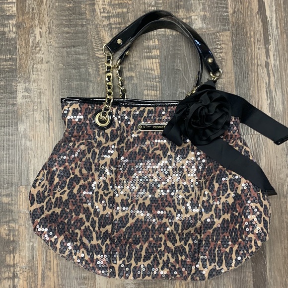 BETSEY JOHNSON gorgeous sequins purse great condition❤️ - Picture 1 of 11